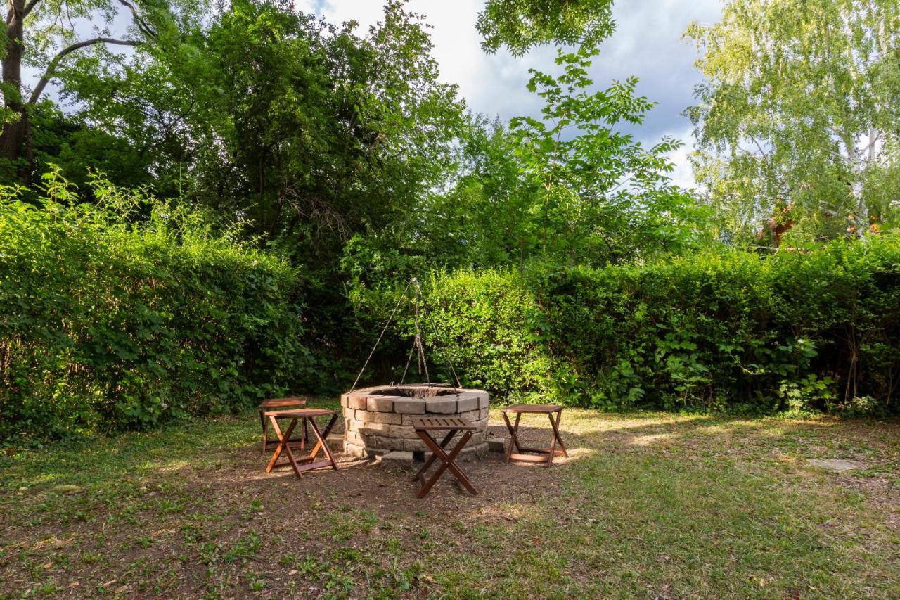 Cottage By The Lake Balatonudvari Exterior photo